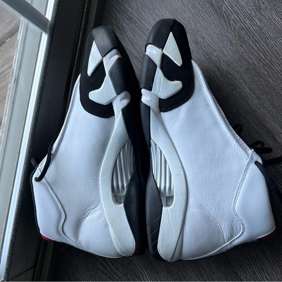 lightly worn 2014 pair of jordan XIV - Picture 3 of 5